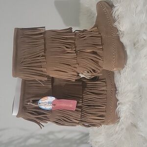 New In Box Makalu fringe boots
